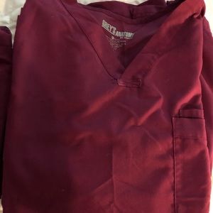 Greys anatomy scrub tops 2, 1 bottom. Sz: lg men’s